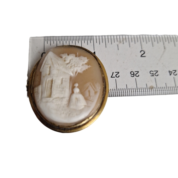 Vtg 14K GF Carved Shell Cameo Brooch 1.25" Prairie Country Themed House Women - Picture 5 of 8